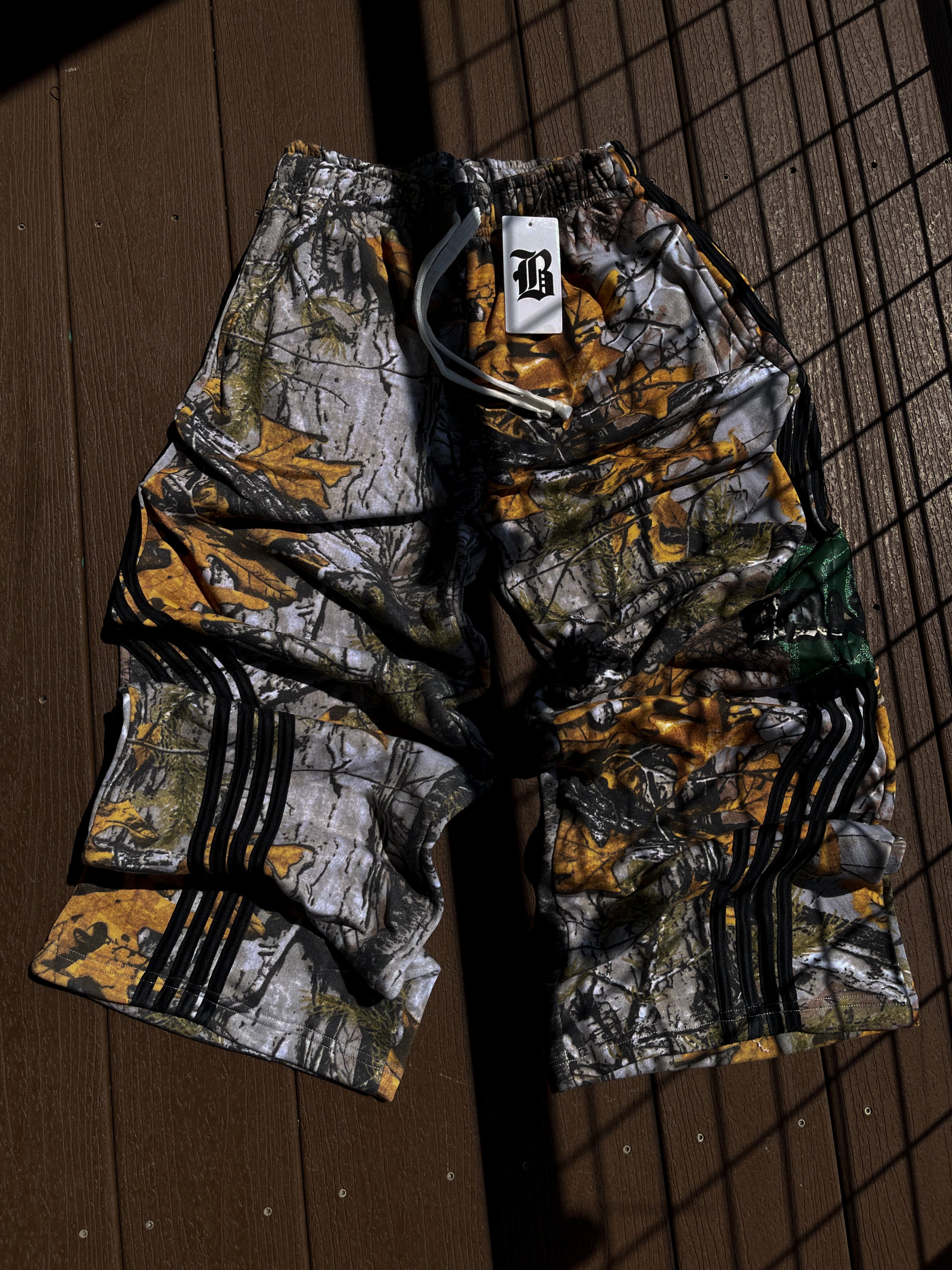 WILDLAND CAMO baggy sweats